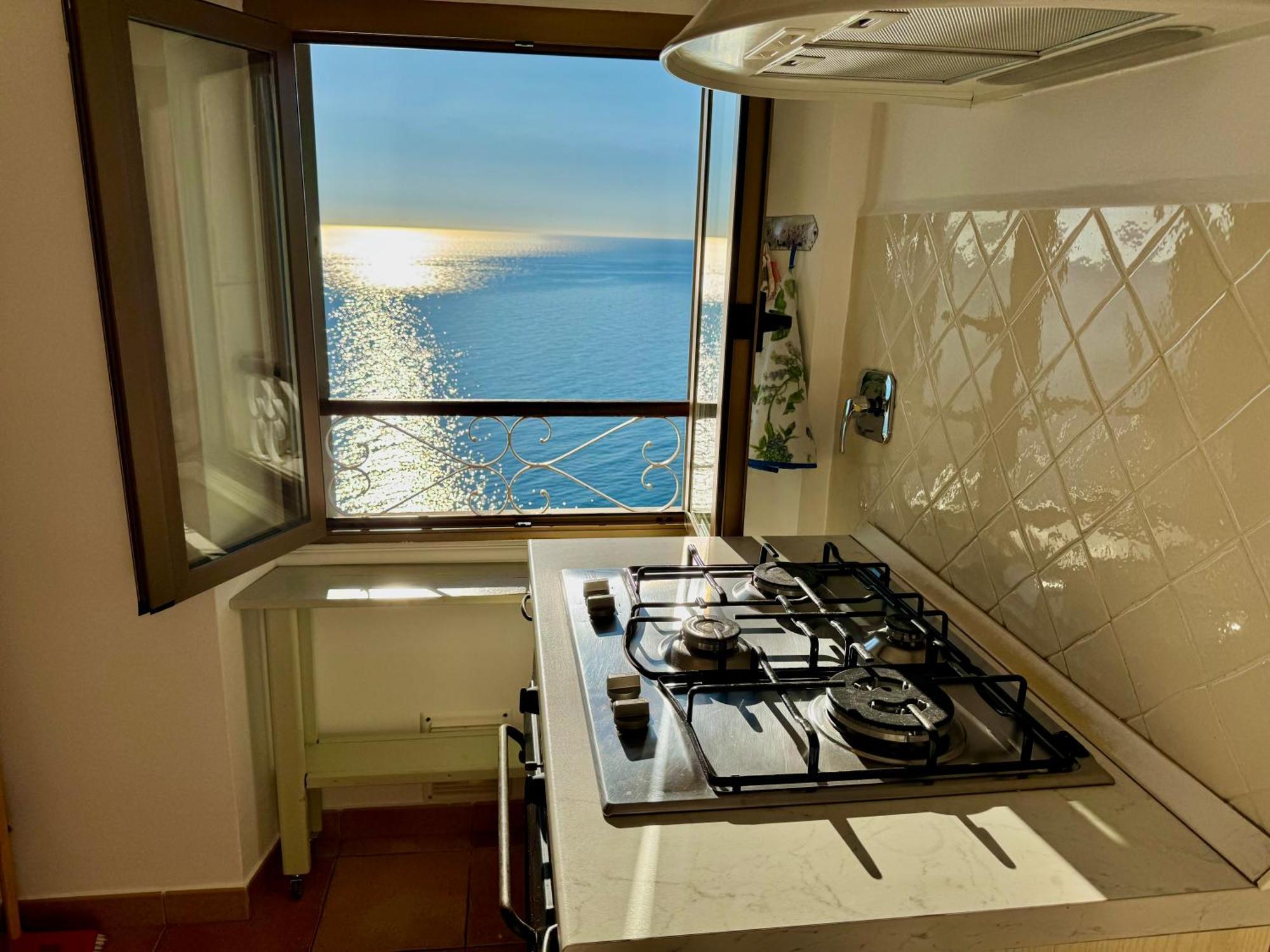 Kiss Of Sea - Balzi Rossi & Baia Beniamin Leilighet Ventimiglia Eksteriør bilde
